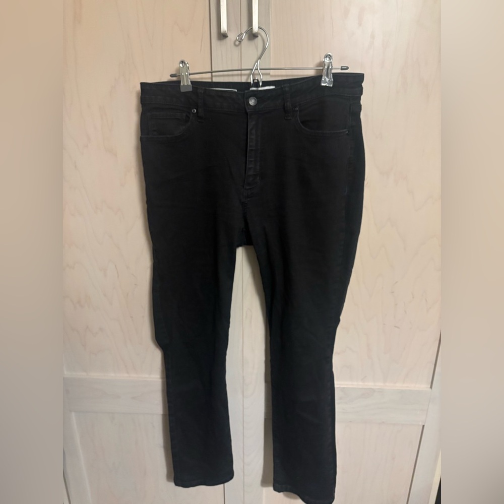 Sonoma Curvy Straight Black Jeans